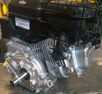 Briggs and stratton series 950, 208cc with 2:1 gear reduction engine