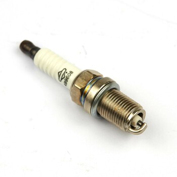 692051 Spark Plug For Briggs & Stratton 122Q02